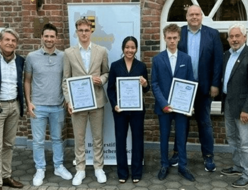 Autoteile Post unterstützt jahrgangsbesten Schüler der Realschule Kleinenbroich